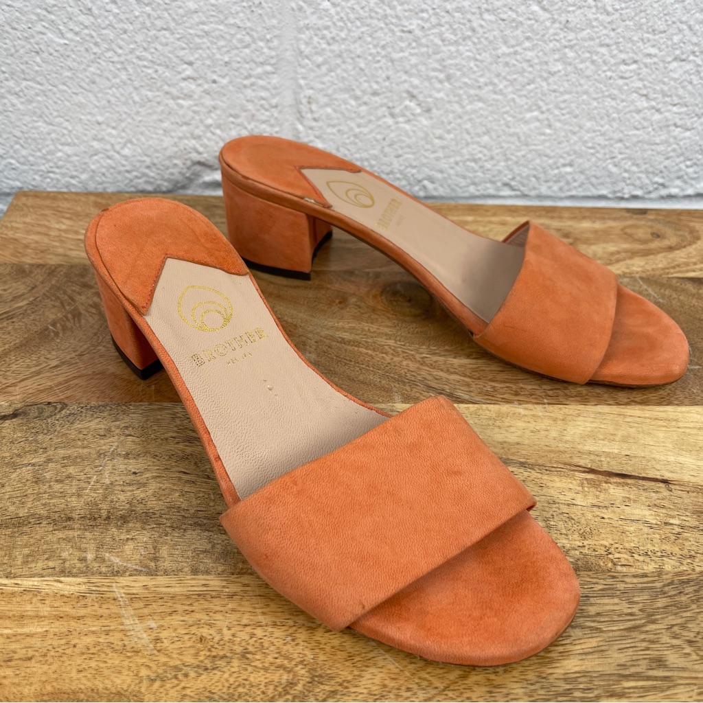 Brother Vellies Solt Slides In Guava Size 7
